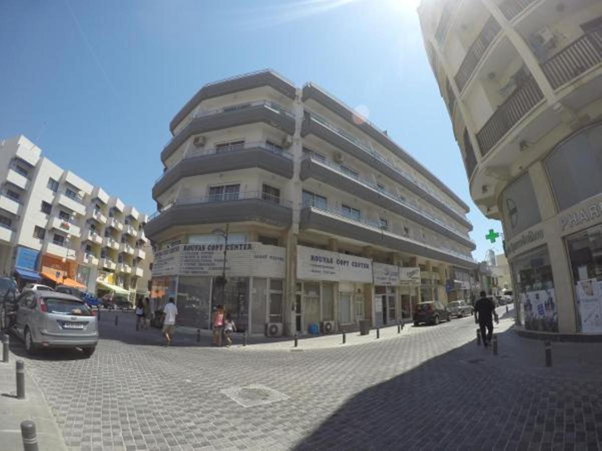Les Palmiers Petrou Apartments Larnaca Buitenkant foto